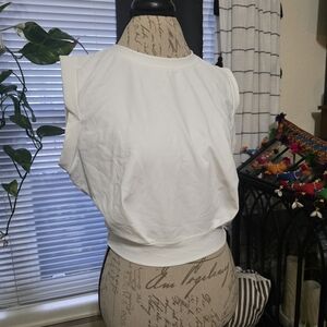 HALARA Classic White Muscle Crop Tee